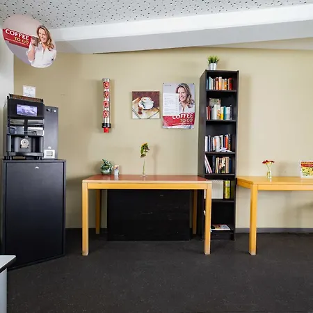 شباب وضيافة ستاي إن *