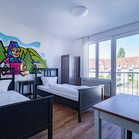 Stayinn Und Gaestehaus Hostel *
