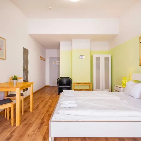 Hostel Stayinn Und Gaestehaus *