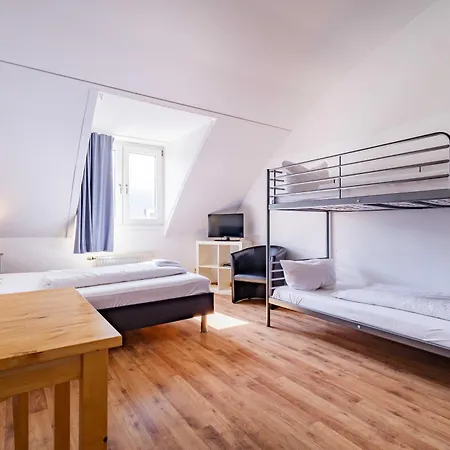 Stayinn Und Gaestehaus אכסניה *