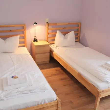 Stayinn Und Gaestehaus Albergue Friburgo em Brisgóvia